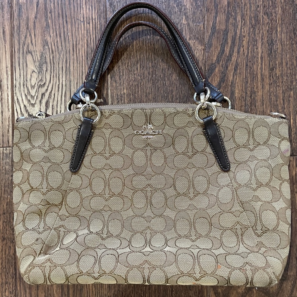 Small/medium Coach Bag.